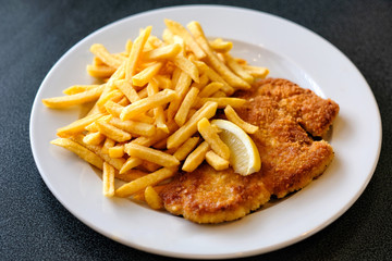 Wiener Schnitzel with fried potatoes