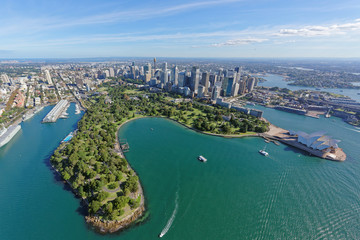 Obraz premium Sydney CBD and Royal Botanic Gardens viewed from the north-east