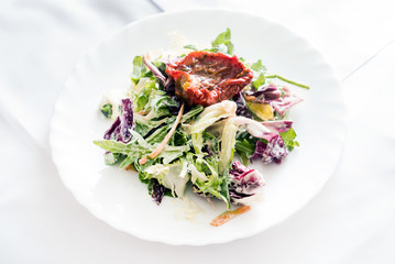 salad with dried tomatoes