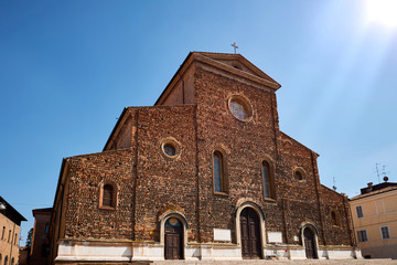 Fototapeta na wymiar Cattedrale di Faenza, Italia