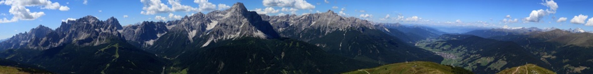 Fototapeta na wymiar Sexten Dolomites 