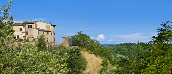 Fototapeta na wymiar Toskana-Stadtpanorama, Certaldo im Chianti-Gebiet