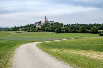 Kloster Andechs aus der Ferne