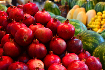 Pomegranate fruit market