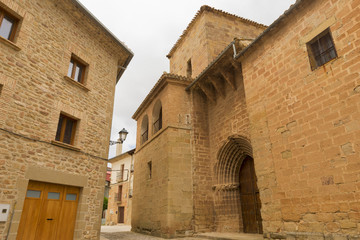 Fototapeta na wymiar The village of Cirauqui in Navarre, Spain