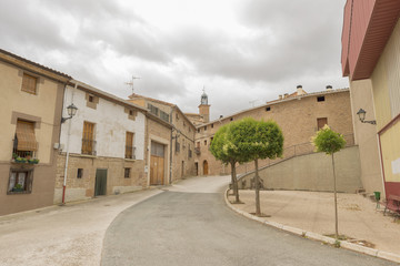 Obraz premium The village of Cirauqui in Navarre, Spain
