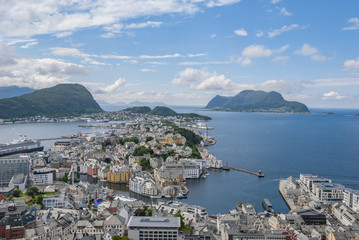 Naklejka premium Alesund city view from above at Aksla