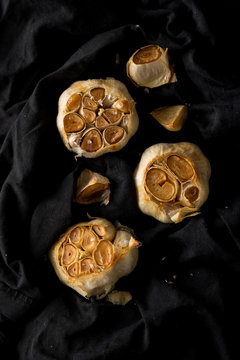 Roast Garlic in Dark Setting