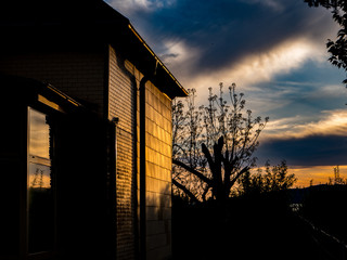 Obraz premium Haus bei Sonnenuntergang, St. Pölten, Österreich