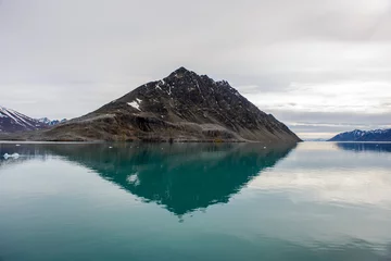 Fototapeten Arktische Landschaft © Alexey Seafarer