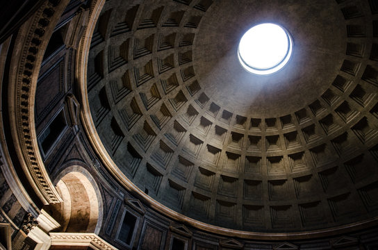 Pantheon Oculus