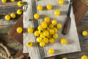 Raw Organic Yellow Cherry Tomatoes