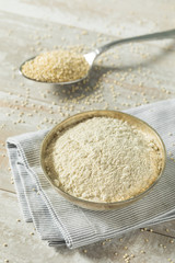 Obraz na płótnie Canvas Raw Organic Quinoa Flour