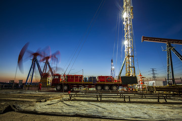 Oilfield derrick