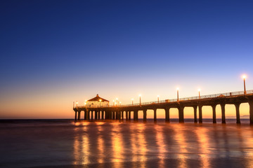 Naklejka premium Manhattan Beach Pier at sunset, Los Angeles, California