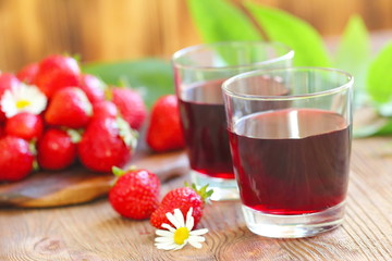 Cold strawberry juice and fresh berries