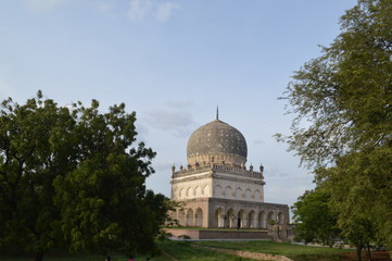 Fototapeta na wymiar Qutubshahi Tombs, Hyderabad