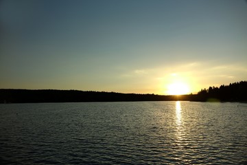 sonnenuntergang am greifenbachstauweiher in geyer
