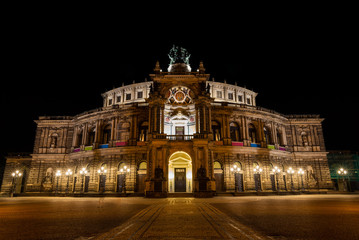 Fototapeta premium Dresden Opera Theatre at night