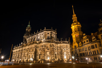 Fototapeta premium Illluminated Katholische Hofkirche in Dresden