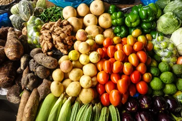 Cercles muraux Légumes Marché local au Mozambique avec des légumes