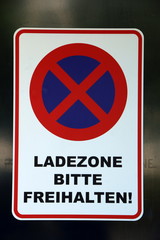 Eingeschr&auml;nktes Halteverbot, Ladezone freihalten