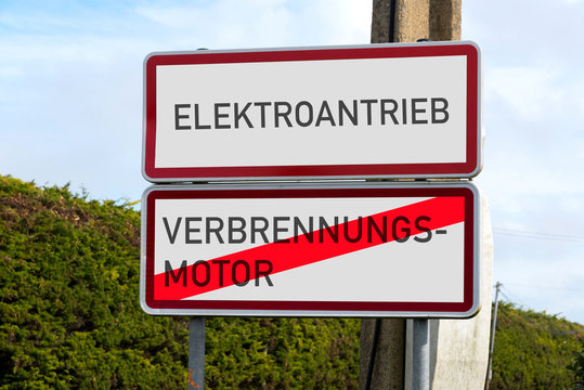 Ein Hinweis auf Verbot von Benzin und Diesel Autos und Durchfahrt nur für Elektroautos