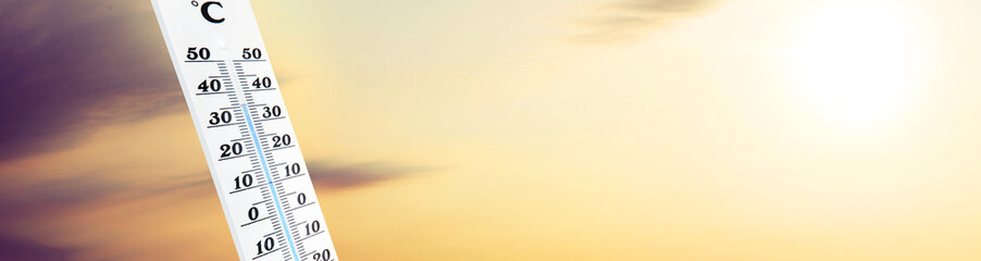Sommerhitze 35 Grad auf dem Thermometer