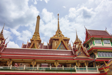Fototapeta premium タイ バンコク, 第３級王室寺院 , Wat Soi Thong : チャオプラヤー川・ワット・ソイ・トン