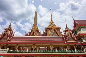 Fototapeta premium タイ バンコク, 第３級王室寺院 , Wat Soi Thong : チャオプラヤー川・ワット・ソイ・トン