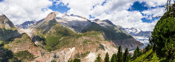 Fototapeta na wymiar Panorama of Aletsch glacier