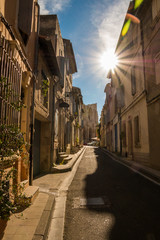Strasse in Arles mit Blendestern