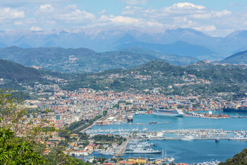 Fototapeta na wymiar view of La Spezia, one of the main Italian military and commercial harbours and hosts the arsenal of the Italian Navy