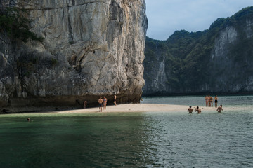Boat trip in Ha Long bay