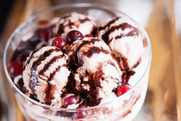 Ice cream sundae