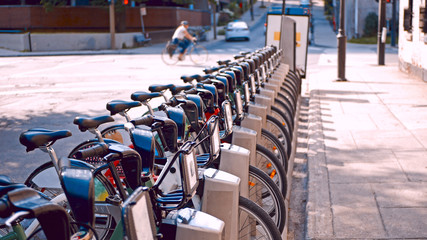 Bicycle sharing and rental system in Montreal, Quebec, Canada