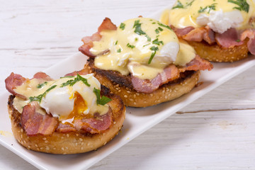 Eggs benedict with bacon