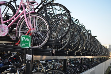 Fototapeta premium Parkplatz für Fahrräder
