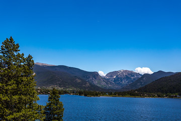 Fototapeta na wymiar Grand Lake Colorado
