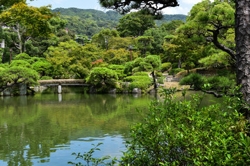 日本庭園を散策