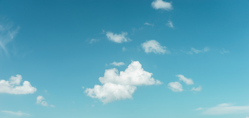 Fototapeta na wymiar Cloud and Blue Sky background