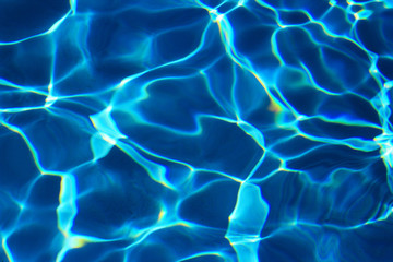 Fototapeta na wymiar Sun refraction on the pool