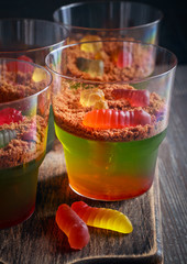 Slime bugs cups dessert for Halloween