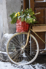 Fototapeta na wymiar Bike in winter with basket