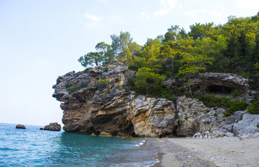 Naklejka premium Grotto in Turkey. Landscape with a grotto at sea
