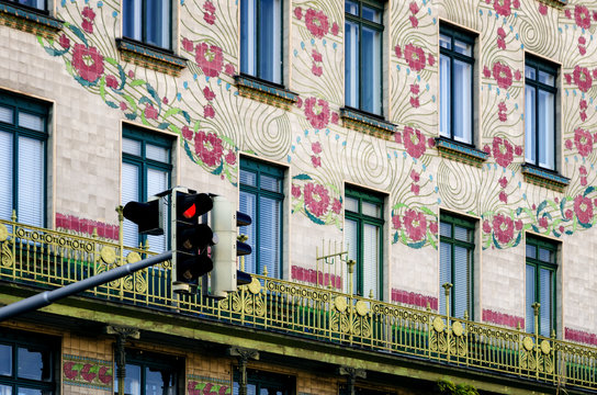 The Majolica House (Majolikahaus) with its floral ornamentation near Naschmarkt in Vienna (Austria); famous example of Jugendstil (art nouveau) buildt by Otto Wagner il 1899
