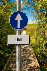 Schild 239 - UNI