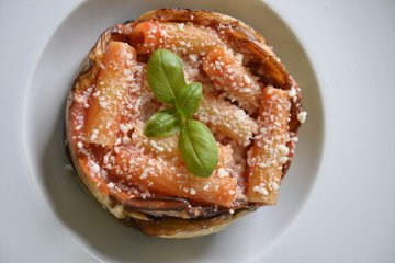maccheroni e melanzane fritte