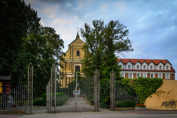 Kompleks Salezjański - klasztor, szkoła muzyczna, kościół w Lutomiersku, Polska