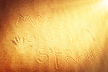 Meer Sonne und Strand auf dem Sand